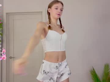 Sweet__Piece Chaturbate stream image from March 19, 2025