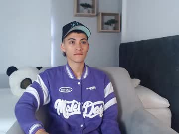 Yulian_Vasquez Chaturbate stream image from March 19, 2025