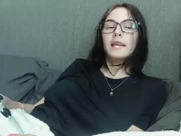 Amberispurple Chaturbate stream image from March 19, 2025