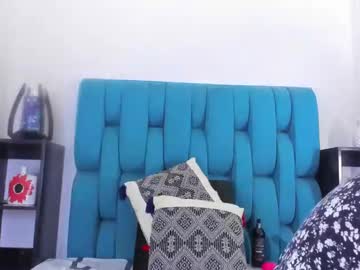 Keiralennox Chaturbate stream image from March 19, 2025