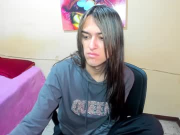 Vivianalatin Chaturbate stream image from March 19, 2025