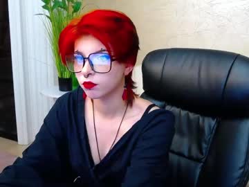 Clairedamess Chaturbate stream image from March 19, 2025