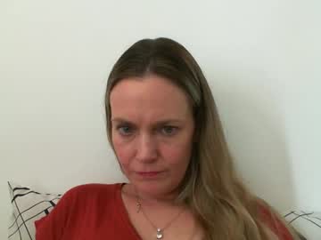 Crazyanny Chaturbate stream image from March 19, 2025