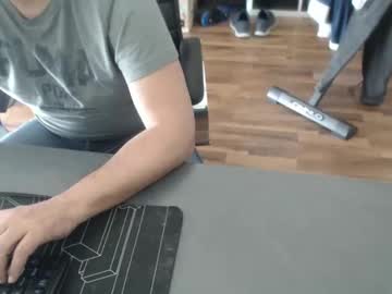Hollymollysucker Chaturbate stream image from March 19, 2025