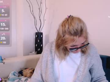 Stephanydoll Chaturbate stream image from March 19, 2025