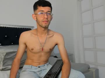 Ian_Thompson Chaturbate stream image from March 19, 2025