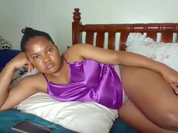 Sexxylucinda Chaturbate stream image from March 19, 2025