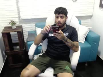 Dereck_Fiore Chaturbate stream image from March 19, 2025