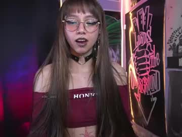 Elle_Uwu Chaturbate stream image from March 19, 2025