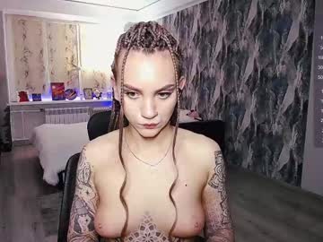 Little_Birdy Chaturbate stream image from March 19, 2025