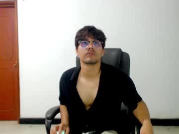 Dark_Brey Chaturbate stream image from March 19, 2025