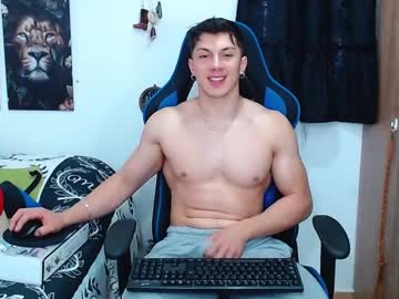 Griego01 Chaturbate stream image from March 19, 2025