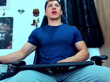 Javiersexymann Chaturbate stream image from March 19, 2025
