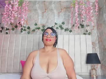 Monicggold Chaturbate stream image from March 19, 2025