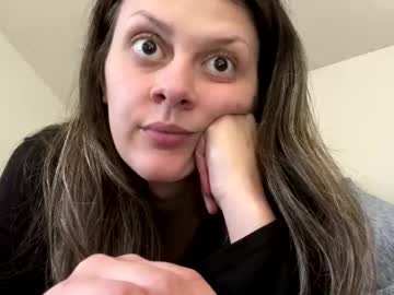 Turtlegirl21 Chaturbate stream image from March 19, 2025
