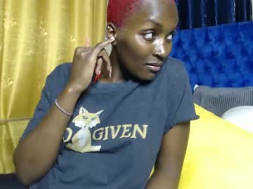 Prettyquee Chaturbate stream image from March 19, 2025