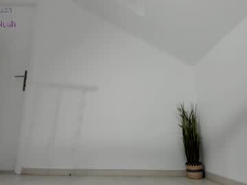 Sonyaplush Chaturbate stream image from March 19, 2025