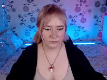 Elfinela Chaturbate stream image from March 19, 2025