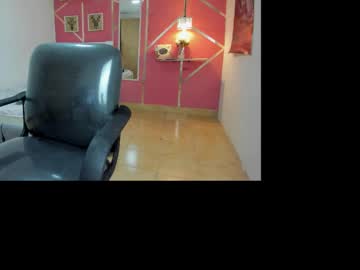 Emy_0 Chaturbate stream image from March 19, 2025