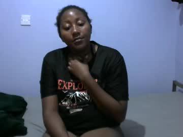 Queenjm1 Chaturbate stream image from March 19, 2025