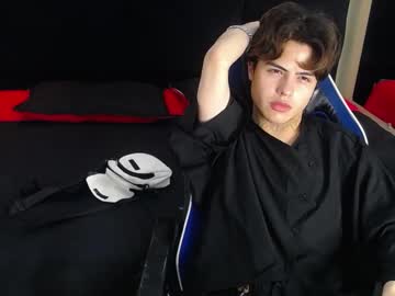 Collinstone Chaturbate stream image from March 19, 2025