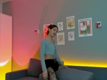 Emiliarouds Chaturbate stream image from March 19, 2025