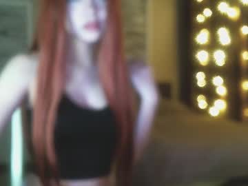 Mezzalunaa Chaturbate stream image from March 19, 2025