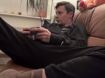 Yesimlonely Chaturbate stream image from March 19, 2025