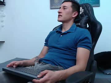 Anddyfetiish Chaturbate stream image from March 19, 2025