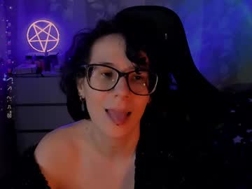 Yourscosmic Chaturbate stream image from March 20, 2025