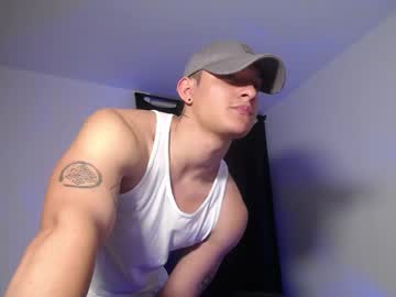 Alexandrolovee Chaturbate stream image from March 20, 2025
