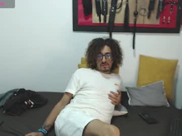 Cresposabroso Chaturbate stream image from March 20, 2025