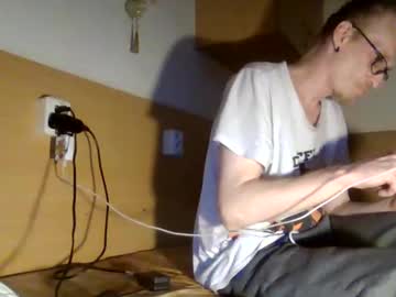 Littlez9910 Chaturbate stream image from March 20, 2025