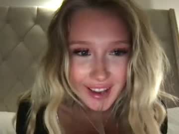 Sophievip Chaturbate stream image from March 20, 2025