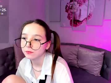 Lovely_Poppy Chaturbate stream image from March 20, 2025