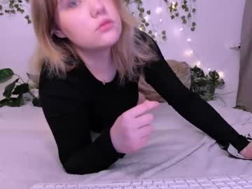 Mina27372 Chaturbate stream image from March 20, 2025