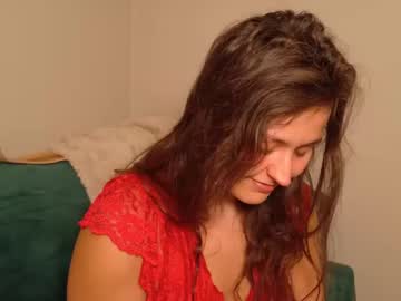 Katieericson13 Chaturbate stream image from March 20, 2025