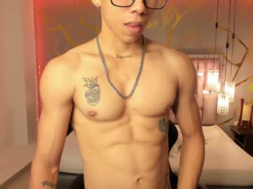 Akazaboy Chaturbate stream image from March 20, 2025