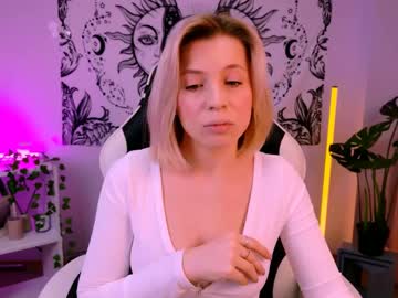 Ellysunlover Chaturbate stream image from March 20, 2025
