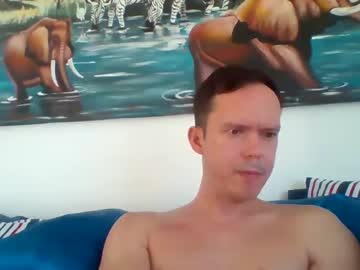 Liamrosezn Chaturbate stream image from March 20, 2025