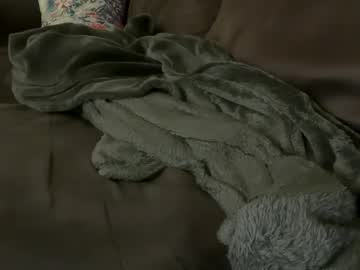 Penguinkinglovespussy Chaturbate stream image from March 20, 2025