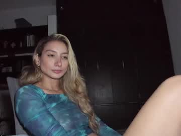Danikrosse Chaturbate stream image from March 20, 2025