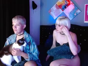 Mackenziemoon Chaturbate stream image from March 20, 2025