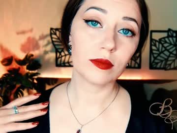Missbeverlymills Chaturbate stream image from March 20, 2025