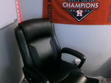 Taintnuzzler_13 Chaturbate stream image from March 20, 2025