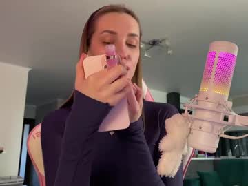 Chillgoddess Chaturbate stream image from March 20, 2025