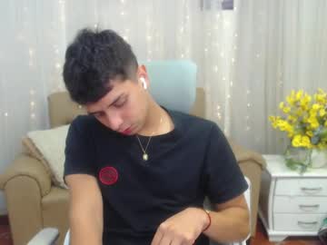 Filipdaviex Chaturbate stream image from March 20, 2025