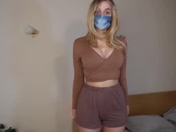 Nixielive Chaturbate stream image from March 20, 2025