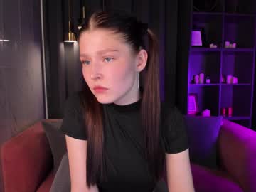 Estherross Chaturbate stream image from March 20, 2025