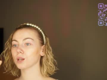Justbarbie Chaturbate stream image from March 20, 2025